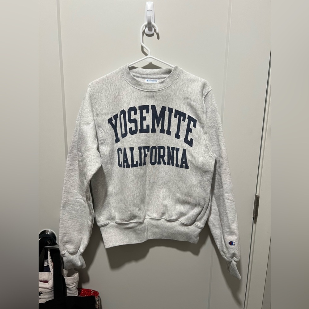 Champion Yosemite California Pullover Sweatshirt in Light Heather Grey